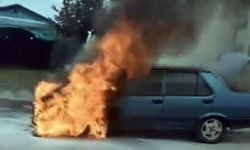 Park halindeki otomobilde yangın