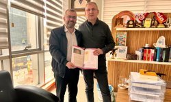 Kızılkaya Hakkarili doktor Sevmiş'i kaleme aldı