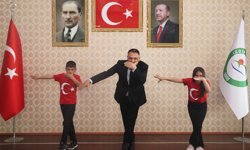 Rektörlük makamını devralan çocuklardan ‘Kartal Dansı’