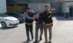 Satırla bir saatte 3 kişiyi yaraladı