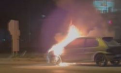 Seyir halindeki otomobil alevlere teslim oldu