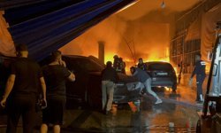 Tamirhanede yangın; 5 araç yandı