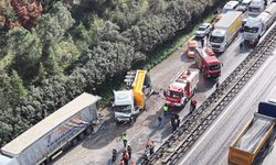 Zincirleme kazada 2 kişi hayatını kaybetti