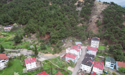 Heyelan riski sebebiyle boşaltılan bölge dronla görüntülendi