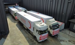 Türk Kızılay’dan İran’a 4 TIR insani yardım