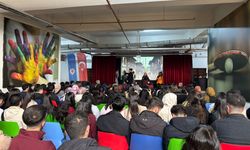 Hakkari Üniversitesi’nde tiyatro gösterisi