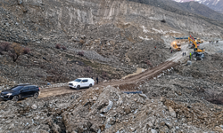 Hakkari Van karayoluna ilk geçiş verildi