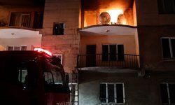 Hakkari’de üçüncü katta çıkan yangın korkuttu