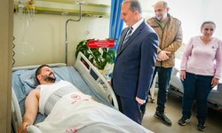 Vali Taşyapan’dan yaralı Psikolog  Duman’a hastane ziyareti