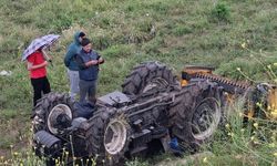 Devrilen traktörün altında yaşamını yitirdi