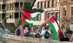 İsviçre'nin Basel kentinde Filistin'e destek eylemi düzenlendi