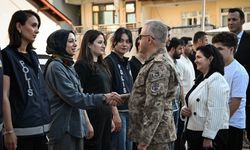Hakkari Emniyet Müdürü Ayata personelle bayramlaştı