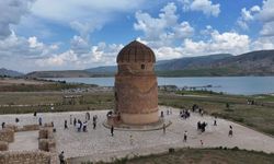 12 bin yıllık geçmişe sahip Hasankeyf'te bayram yoğunluğu