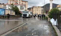 Hakkari’de yağışların ardından cadde ve sokaklar yıkandı
