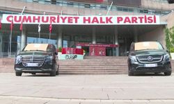 CHP'de iki lüks minibüs satışa çıkarıldı