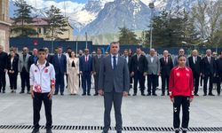Hakkari’de 19 Mayıs coşkusu çelenk Sunma töreniyle başladı
