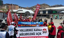 Hakkari’de 1 Mayıs kutlamaları halaylarla başladı