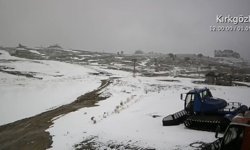 Uludağ'da mayıs ayında kar yağışı