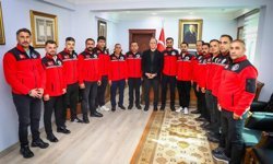 Kaymakam Akpınar arama kurtarma ekibini tebrik etti