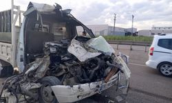 Kamyonet ile TIR çarpıştı: 1 ölü, 1 yaralı