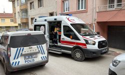 Gittiği evde pompalı tüfek tehdidiyle darbedildi