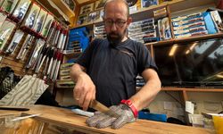 Acemi kasaplara çelik eldivenli önlem