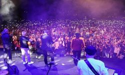 Mardin’de on binler Koma Amed konserinde buluştu