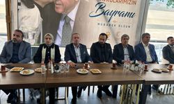 AK Parti Hakkari teşkilatı bayramda bir araya geldi