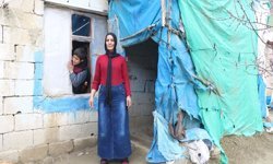 Yıkılmak üzere olan evde 6 kişilik ailenin yaşam mücadelesi