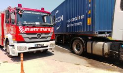 Mazot yola aktı, trafik tek şeritten verildi