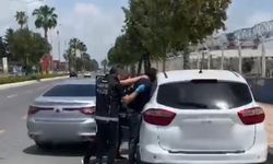 Otomobilden 23 kilo 984 gram esrar ele geçirildi