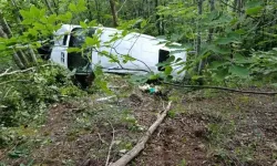 Minibüs şarampole yuvarlandı: 11 yaralı