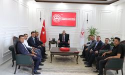 Derecik Kaymakamı Demirci, AK Parti İlçe Teşkilatını ağırladı