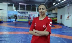 Güreşin altın kızı Havin zirveye koşuyor