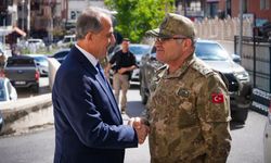 Kara Kuvvetleri Komutanı Hakkari Valiliğini ziyaret etti