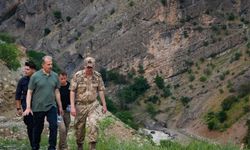 Vali Taşyapan Kaval Şelalesini gezdi