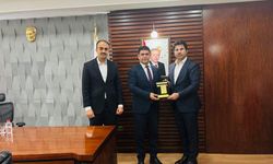 Hayrat Vakfı'ndan Müdür Yılmaz'a ziyaret