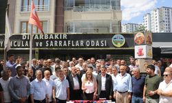 Diyarbakır'da kuyumcu esnafı, silahlı saldırıyı protesto etti