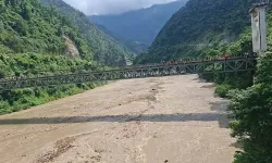 Nepal'deki selde can kaybı 165'e yükseldi
