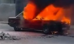 Bursa'da park halindeki otomobil alev alev yandı
