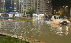 Kayseri'de sağanak sele dönüştü; yollar göle döndü