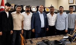 Zapspor’a 2 milyon TL destek veren Karahanlı’ya taraftarlardan teşekkür