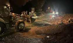 Trabzon'da sağanak nedeniyle dere taştı