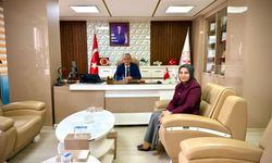 AK Parti Hakkari Kadın Kolları Başkanı Hayva’dan İl Sağlık Müdürü Kara’ya ziyaret