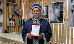 63 yıllık fotoğrafçı, Adana’da yılın ahisi seçildi
