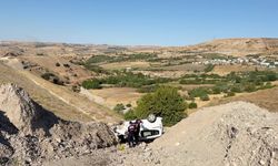 Adıyaman'da araç şarampole devrildi: 4 yaralı