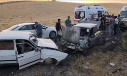 İki otomobilin çarpıştığı kazada 8 kişi yaralandı