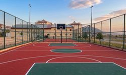 Bitlis'te futbol ve basketbol sahaları yenileniyor