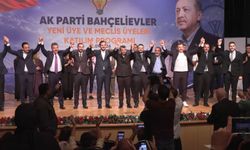 Bahçelievler'de CHP’li 3 meclis üyesi AK Parti'ye geçti