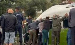 Çanakkale'de minibüs su kanalına devrildi; 1 ölü, 2 yaralı